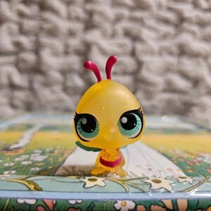 ★ Littlest Pet Shop Bee #3183 Gen 4 ★ Colourfully Sweet Collection
